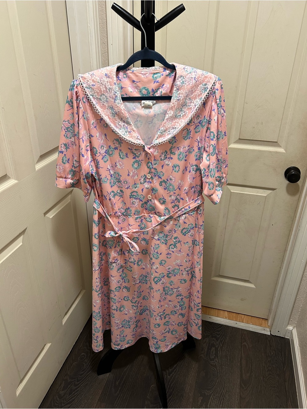 Vintage Pink Floral Midi Secretary Dress with Lace Collar